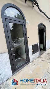 Locale commerciale in Affitto