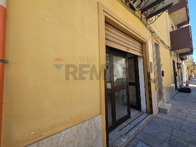 Locale commerciale in Affitto