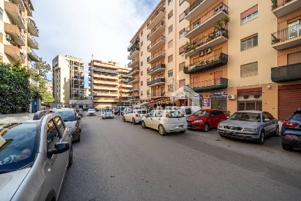 Locale commerciale in Affitto