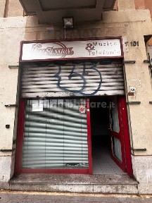 Locale commerciale in Affitto