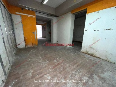Locale commerciale in Affitto