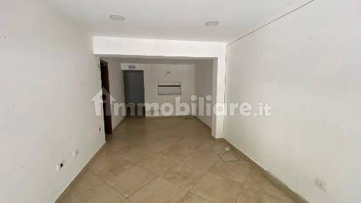 Locale commerciale in Affitto