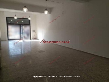 Locale commerciale in Affitto