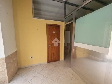 Locale commerciale in Affitto