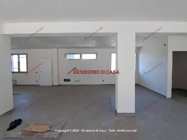 Locale commerciale in Affitto