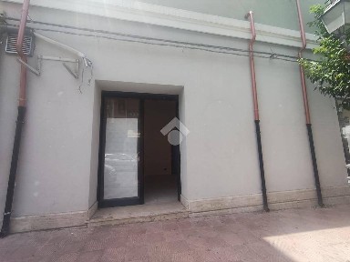 Locale commerciale in Affitto