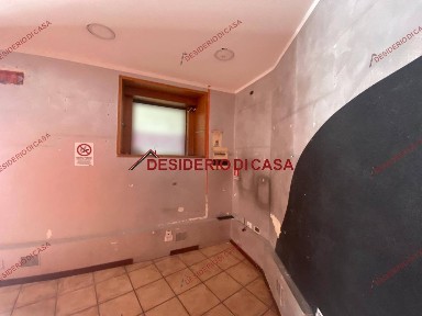 Locale commerciale in Affitto
