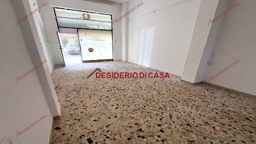 Locale commerciale in Affitto
