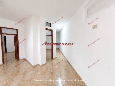 Locale commerciale in Affitto