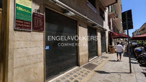 Locale commerciale in Affitto