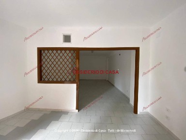 Locale commerciale in Affitto
