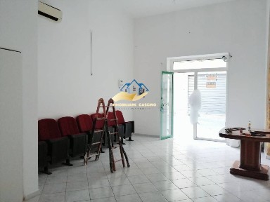 Locale commerciale in Affitto