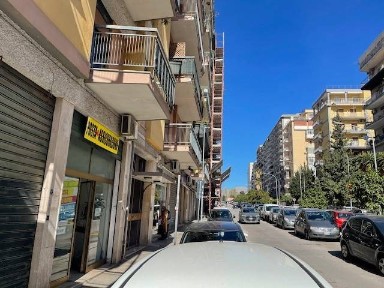 Locale commerciale in Affitto