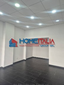Locale commerciale in Affitto