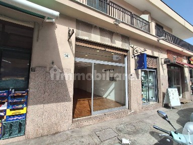 Locale commerciale in Affitto