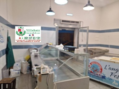 Locale commerciale in Affitto