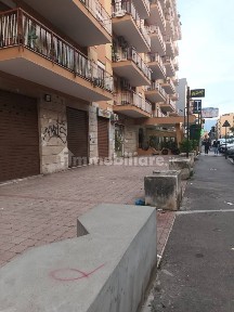 Locale commerciale in Affitto