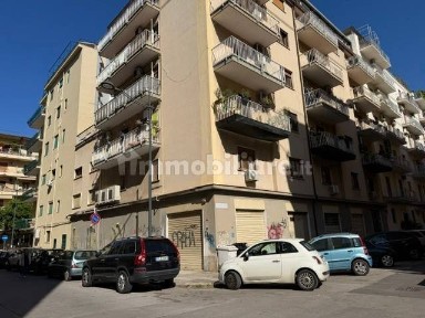 Locale commerciale in Affitto
