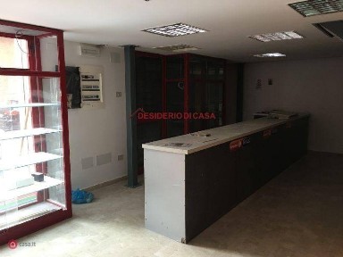 Locale commerciale in Affitto