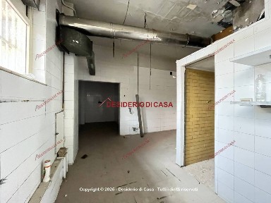Locale commerciale in Affitto