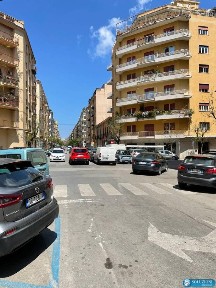 Locale commerciale in Affitto