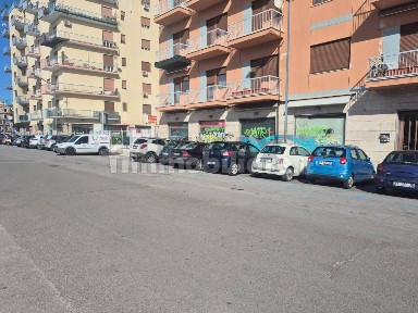 Locale commerciale in Affitto