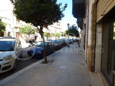 Locale commerciale in Affitto