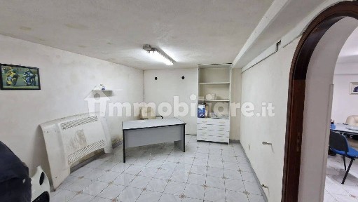 Locale commerciale in Affitto