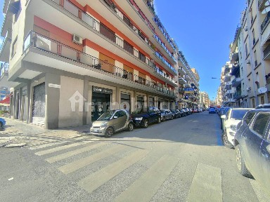 Locale commerciale in Affitto
