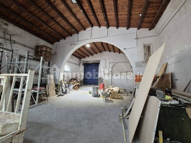 Locale commerciale in Affitto