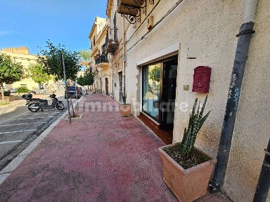 Locale commerciale in Affitto