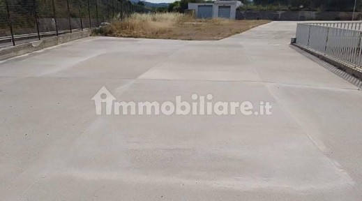 Locale commerciale in Affitto