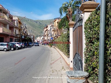 Locale commerciale in Affitto