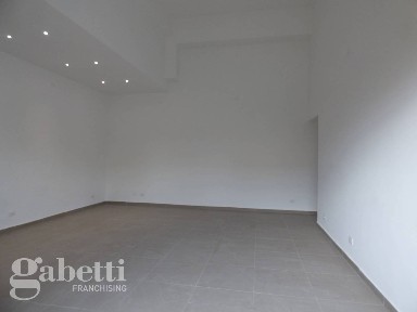 Locale commerciale in Affitto