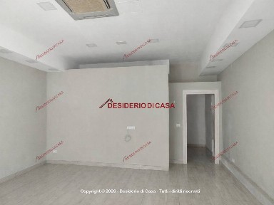 Locale commerciale in Affitto