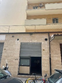 Locale commerciale in Affitto