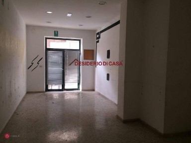 Locale commerciale in Affitto