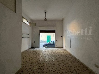 Locale commerciale in Affitto