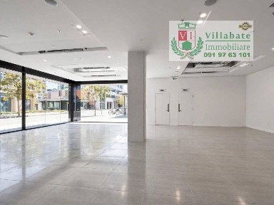 Locale commerciale in Affitto