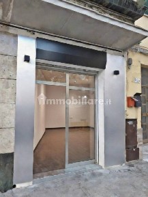 Locale commerciale in Affitto
