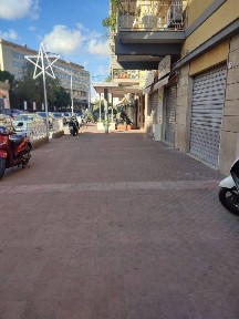 Locale commerciale in Affitto