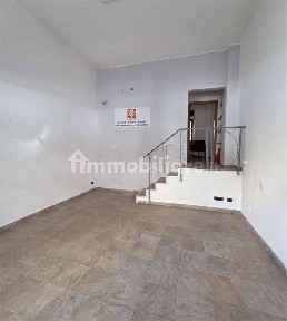 Locale commerciale in Affitto