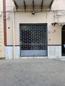 Locale commerciale in Affitto