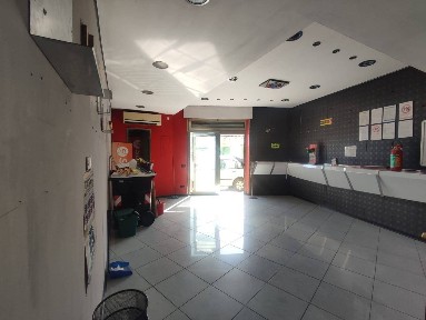 Locale commerciale in Affitto