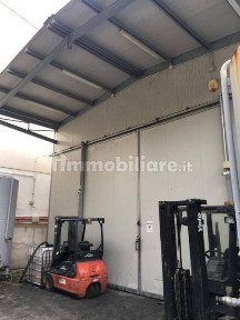 Locale commerciale in Affitto
