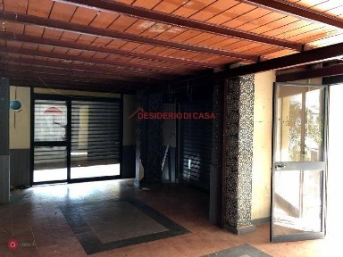 Locale commerciale in Affitto