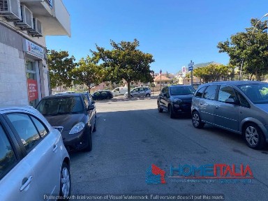 Locale commerciale in Affitto