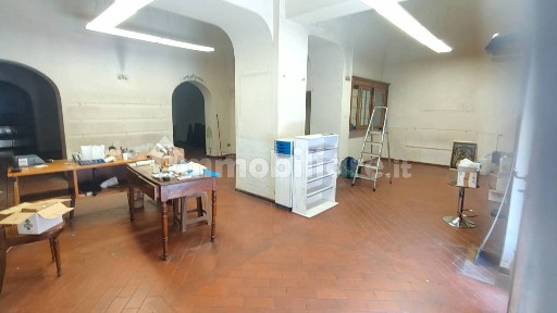 Locale commerciale in Affitto