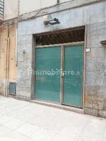 Locale commerciale in Affitto