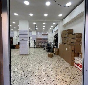 Locale commerciale in Affitto
